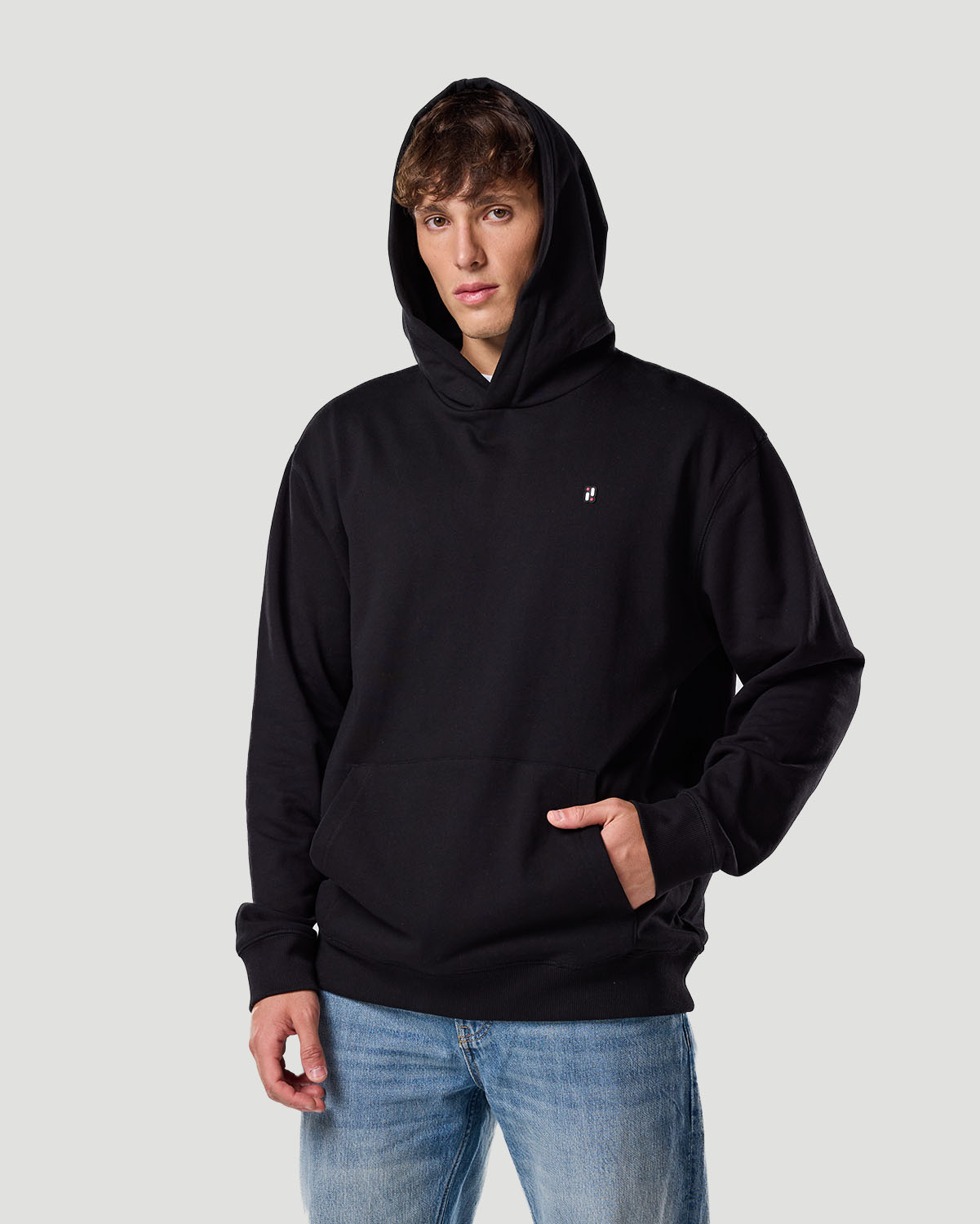 Su&eacute;ter con capucha para hombre-NEGRO AZABACHE image number 3