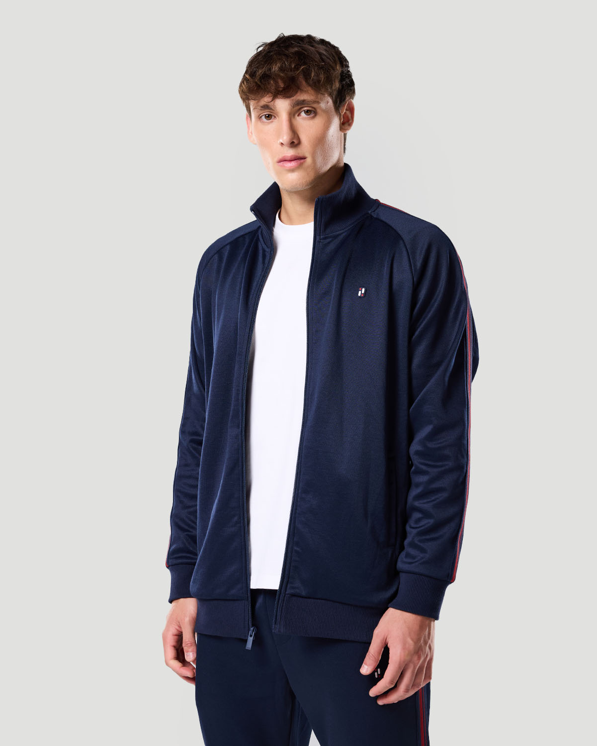 Chaqueta deportiva para hombre-BLACK IRIS (AZUL MARINO) image number 3