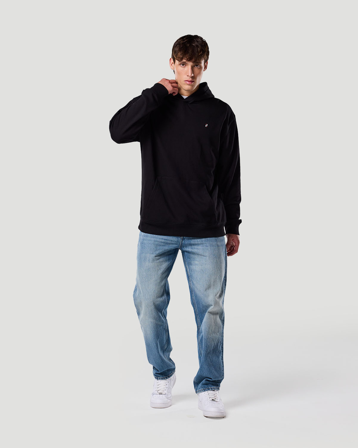 Su&eacute;ter con capucha para hombre-NEGRO AZABACHE image number 0
