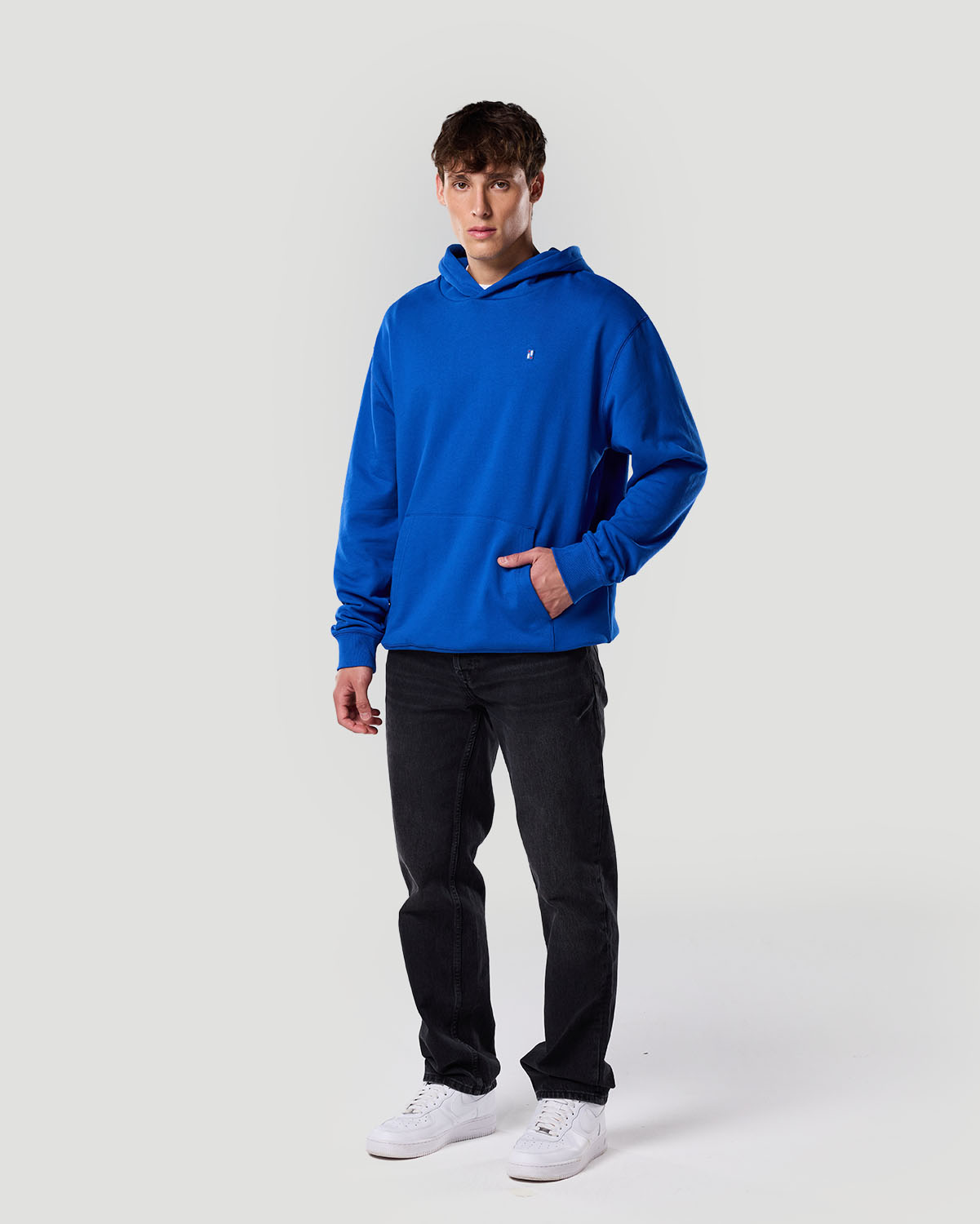 Su&eacute;ter con capucha para hombre-AZUL N&Aacute;UTICO image number 1