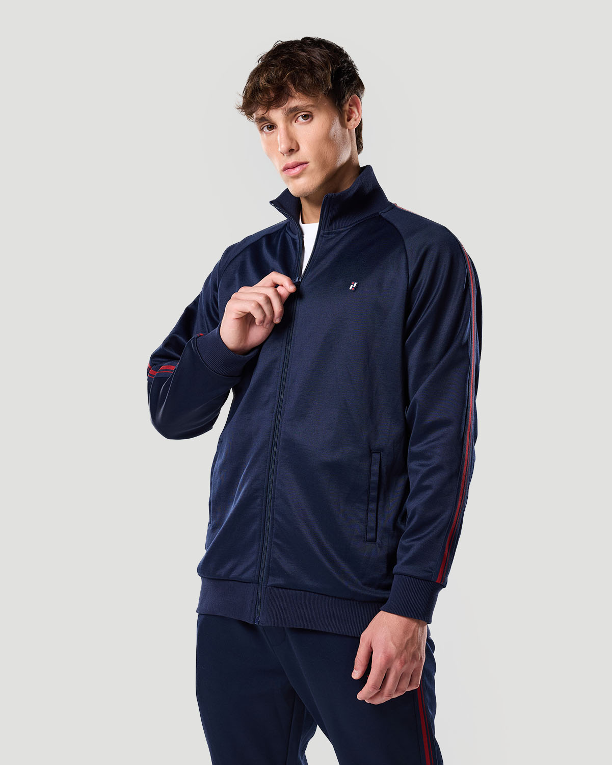 Chaqueta deportiva para hombre-BLACK IRIS (AZUL MARINO) image number 2
