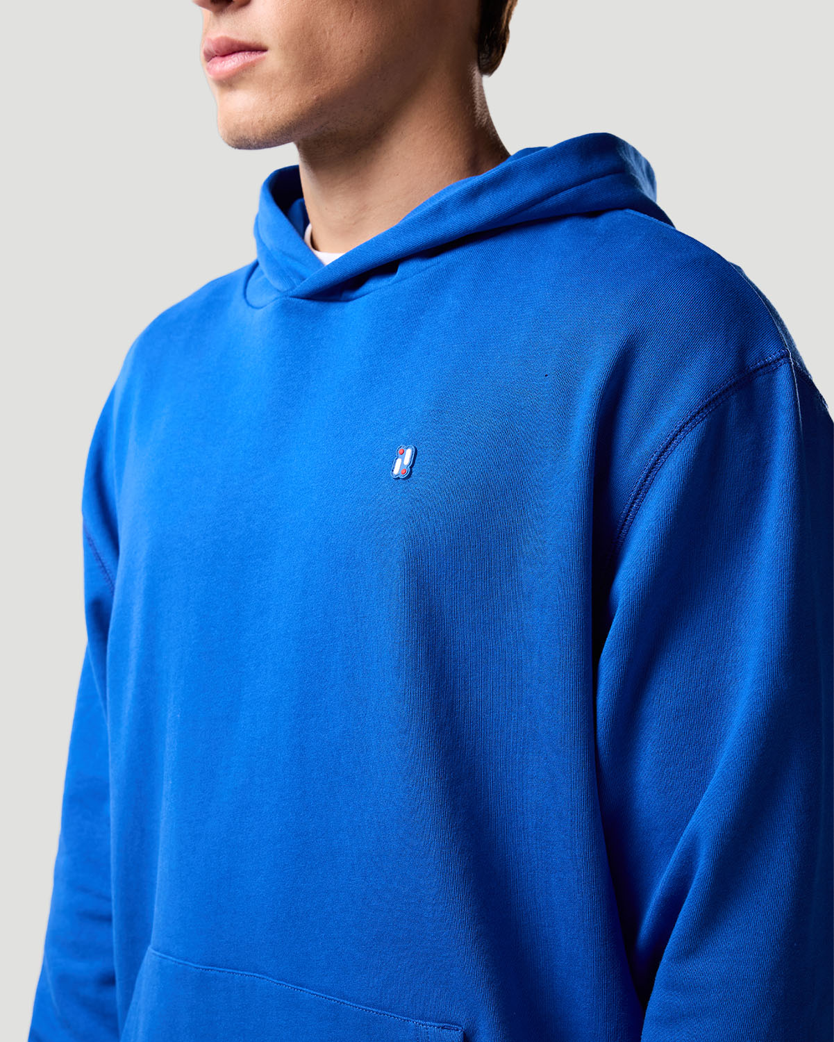 Su&eacute;ter con capucha para hombre-AZUL N&Aacute;UTICO image number 4