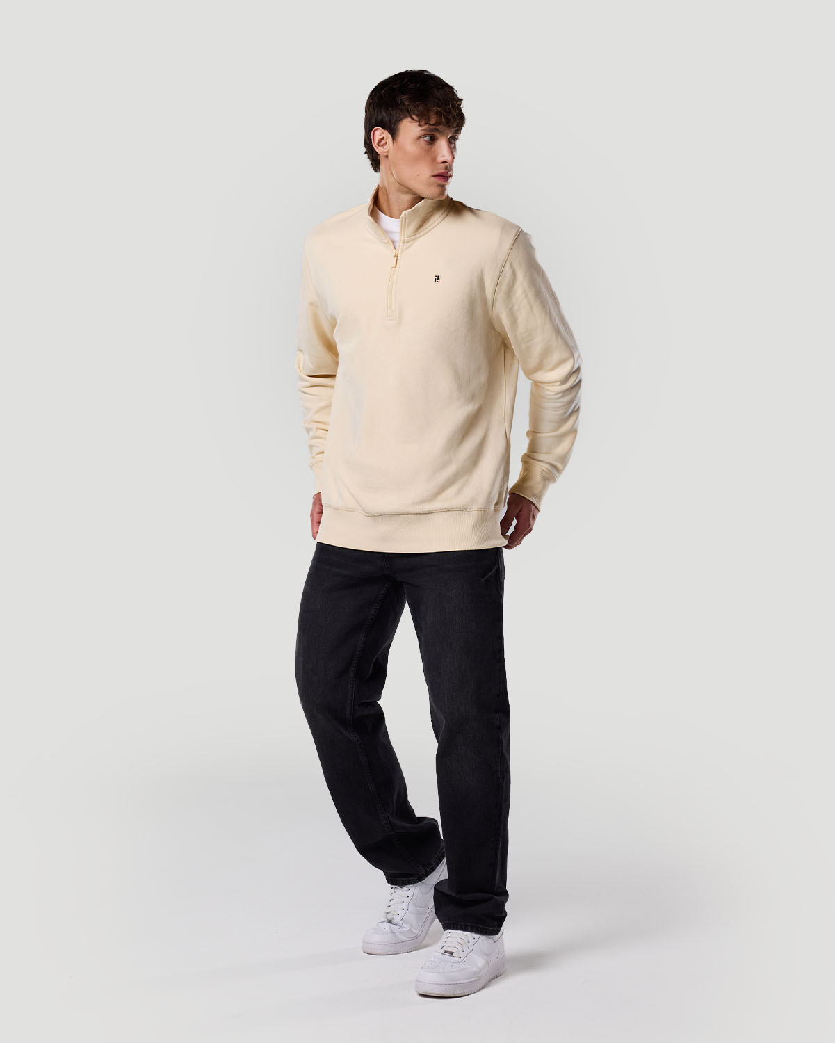 Su&eacute;ter de medio cierre para hombre-BEIGE image number 1