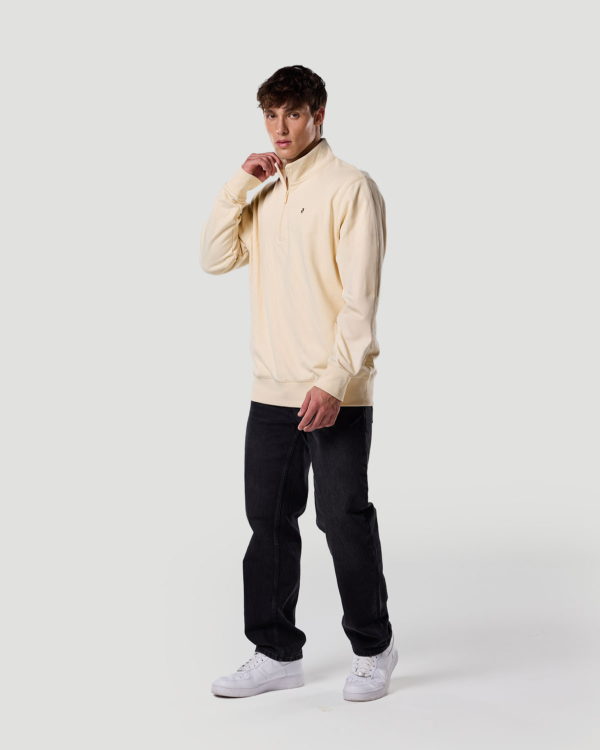 Su&eacute;ter de medio cierre para hombre-BEIGE image number 0