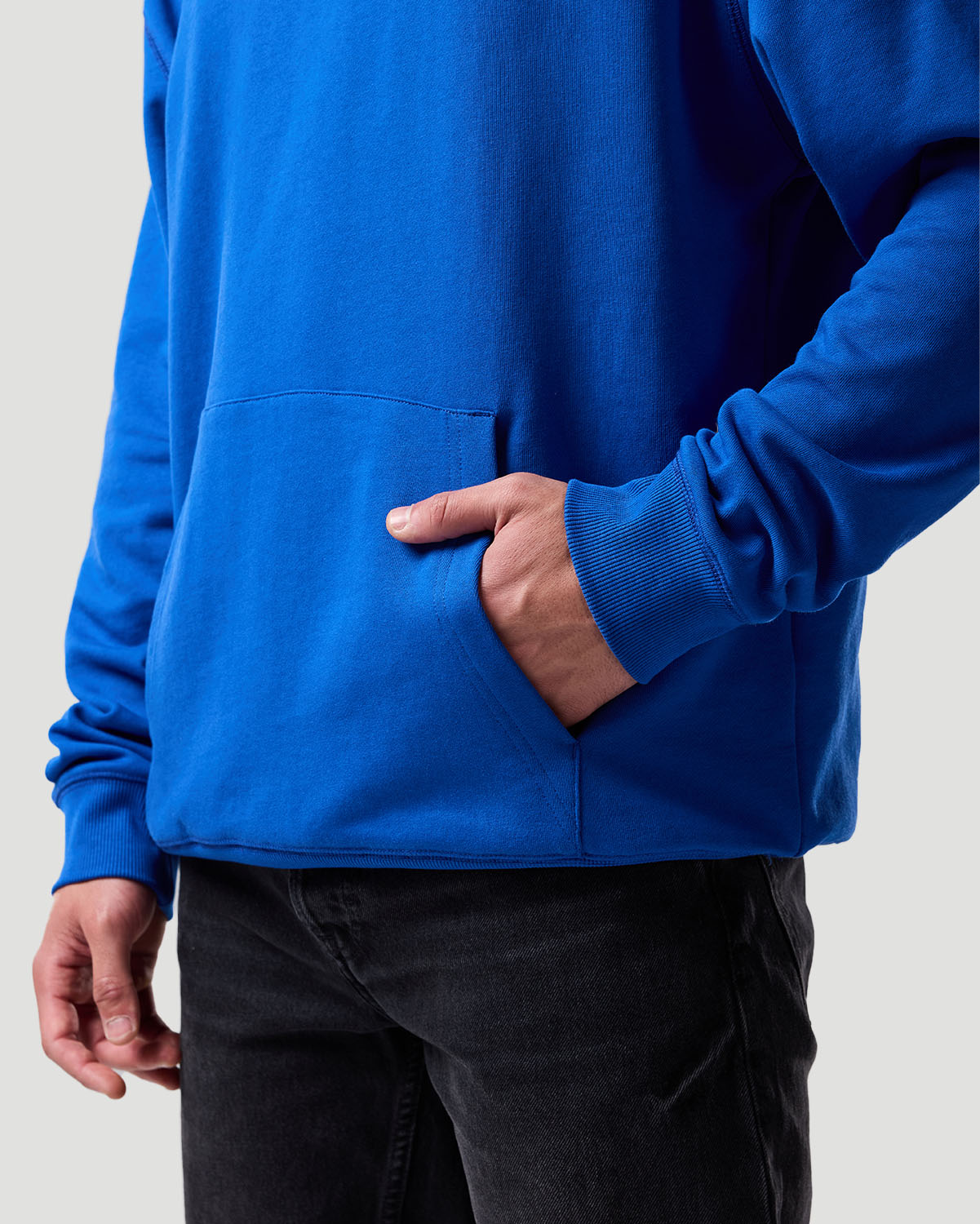 Su&eacute;ter con capucha para hombre-AZUL N&Aacute;UTICO image number 5