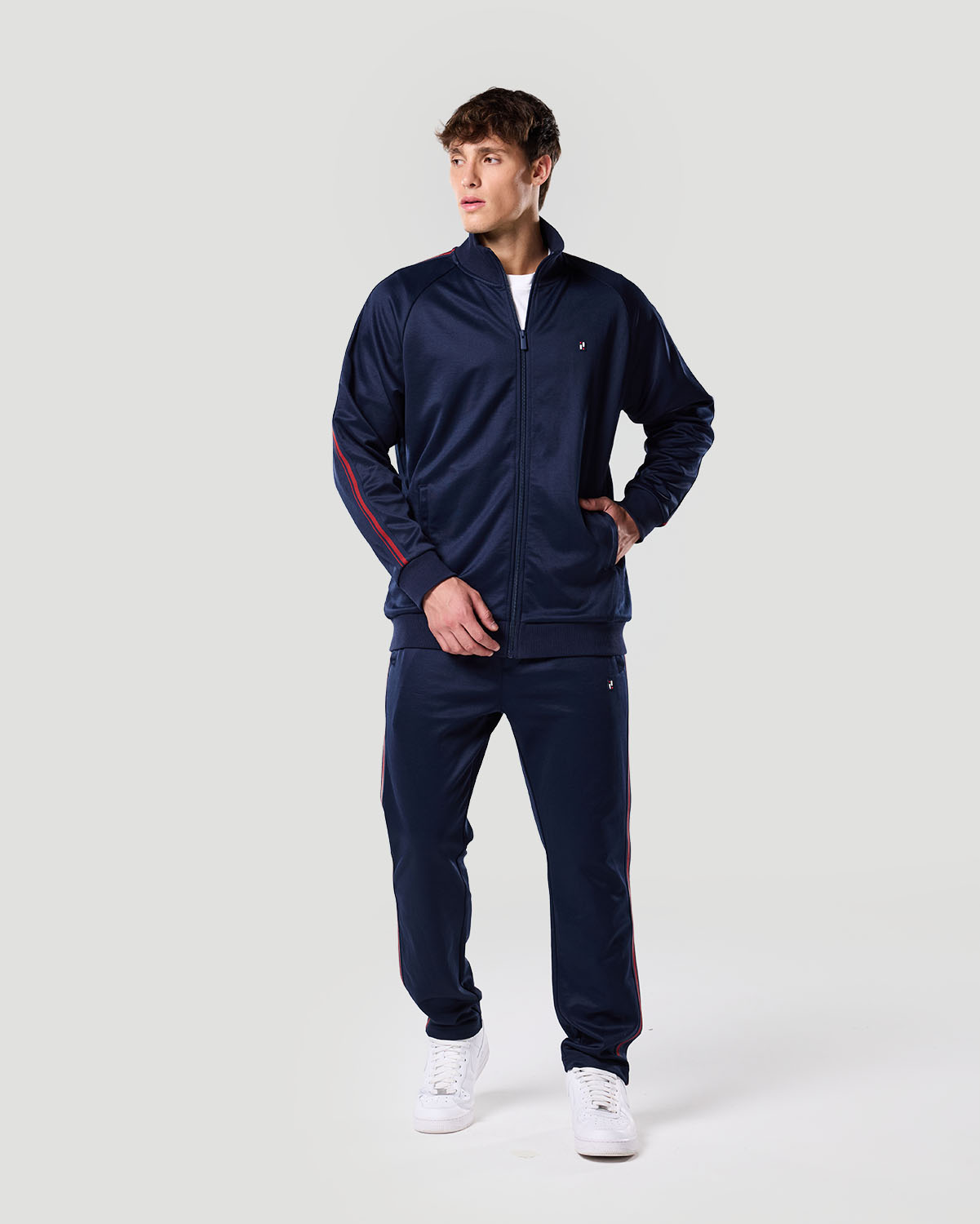 Chaqueta deportiva para hombre-BLACK IRIS (AZUL MARINO) image number 0